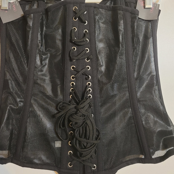 Mesh Corset - Picture 5 of 9